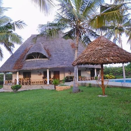 Queen K Cottages Watamu At Chrystal Homes Esterno foto