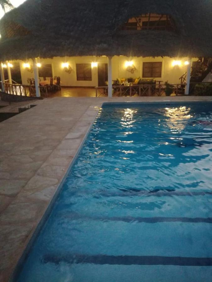 Queen K Cottages Watamu At Chrystal Homes Esterno foto