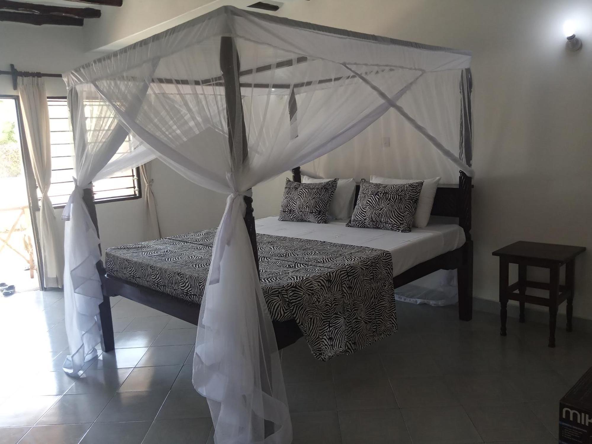 Queen K Cottages Watamu At Chrystal Homes Esterno foto