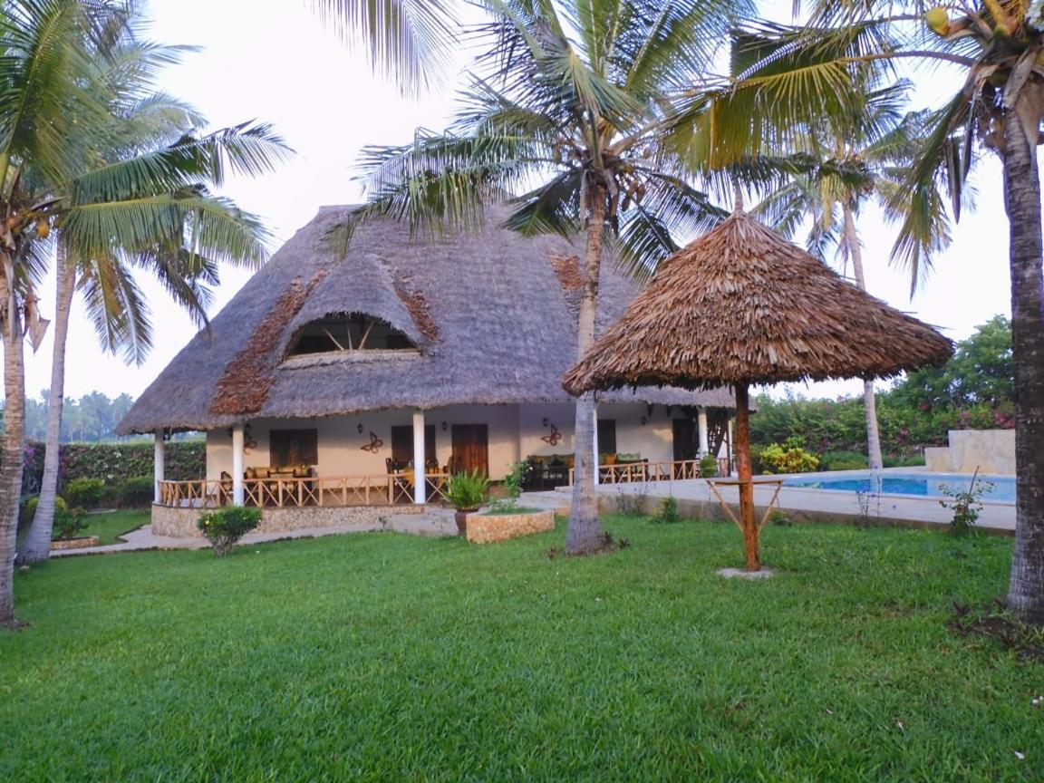 Queen K Cottages Watamu At Chrystal Homes Esterno foto