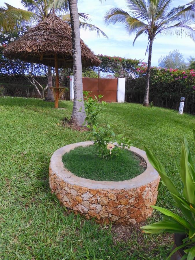 Queen K Cottages Watamu At Chrystal Homes Esterno foto